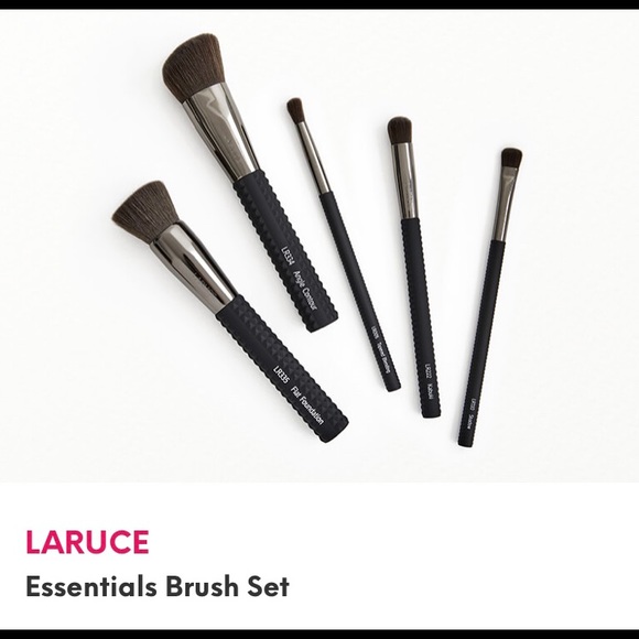 Laruce Other - LARUCE 5 PC ESSENTIAL BRUSH SET| Host Pick